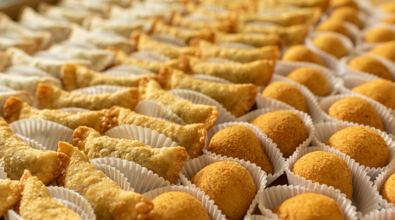 Renda extra com salgados: guia simples para começar do zero