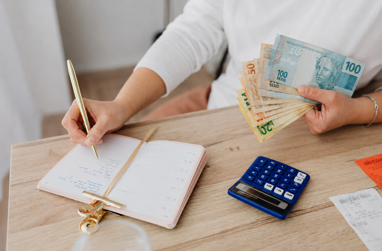 Profissões que podem gerar renda extra: veja opções para começar